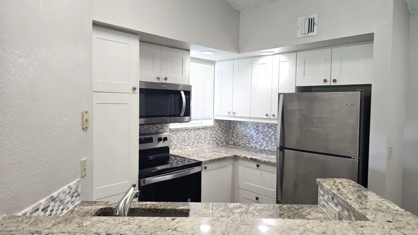 928_Stainless Steel Appliances2