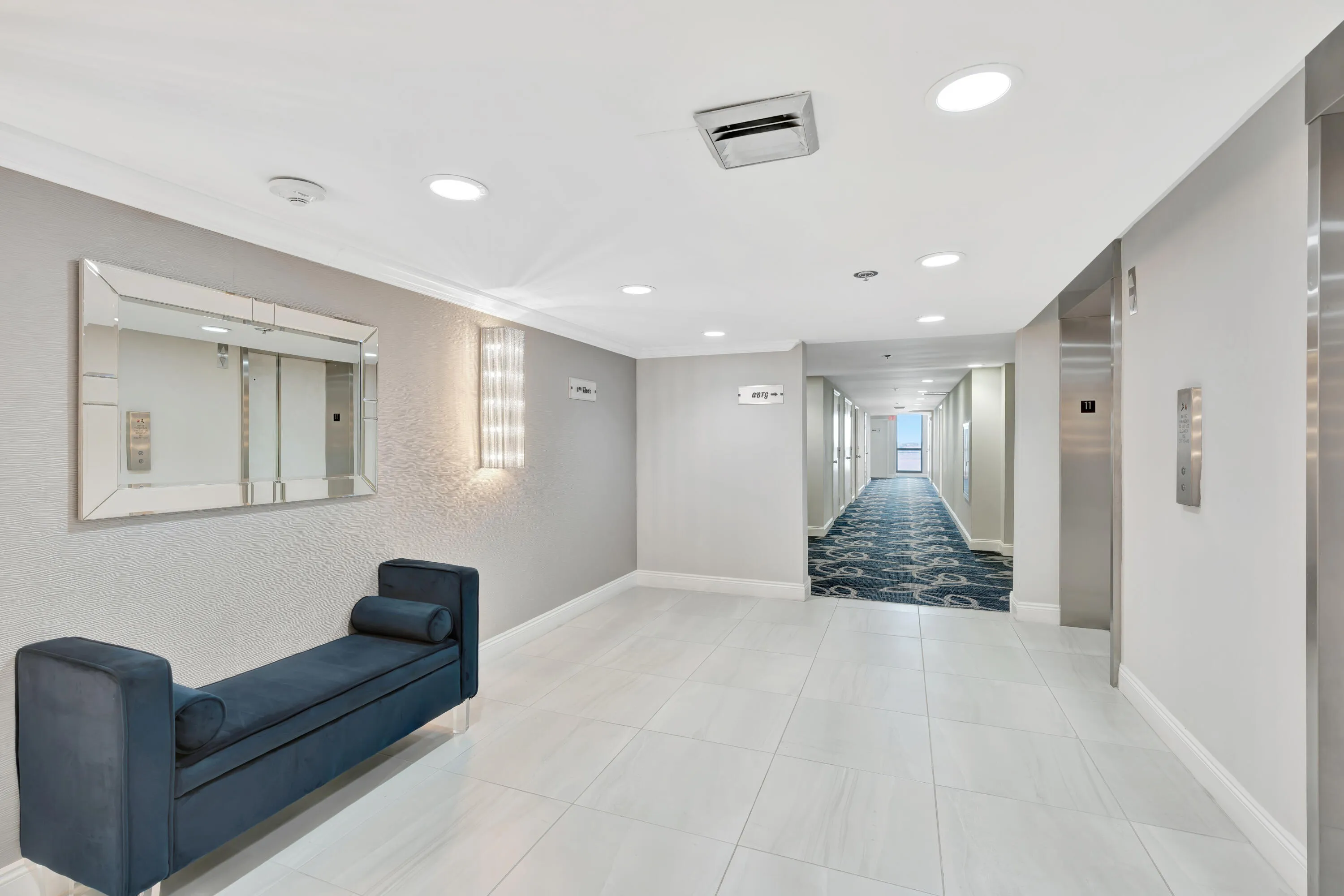 11th FLOOR FOYER