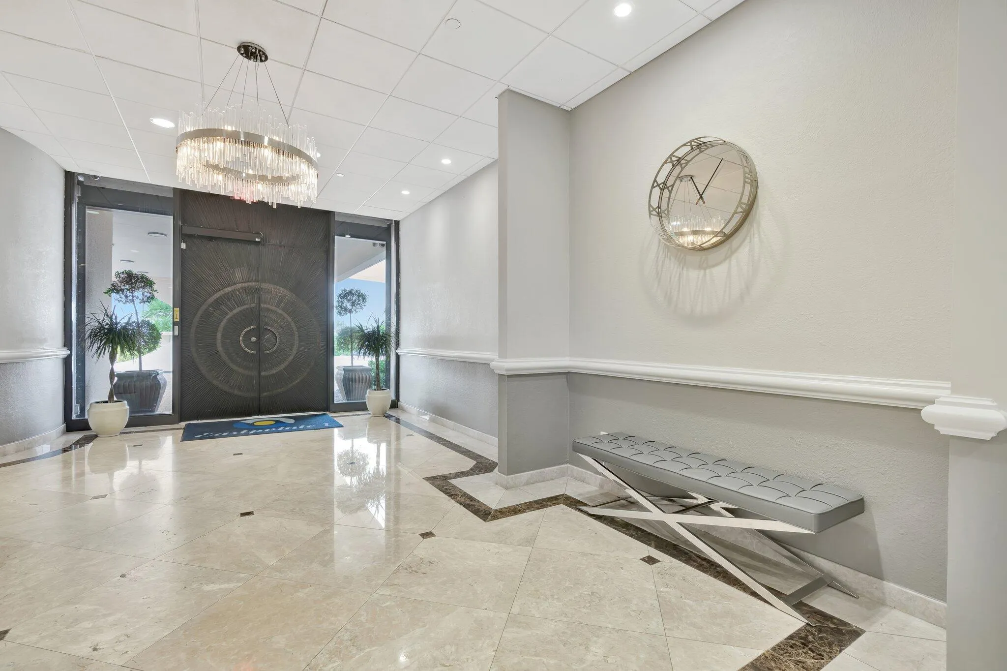 Main Lobby entrance with conceirge service