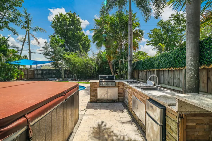 Outdoor kitchen