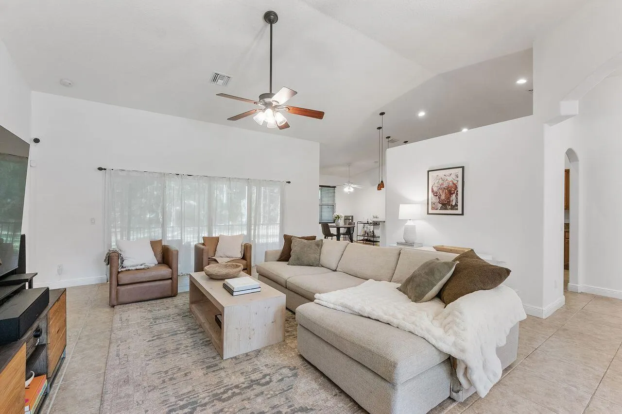 9608_Mockingbird_Ln_037