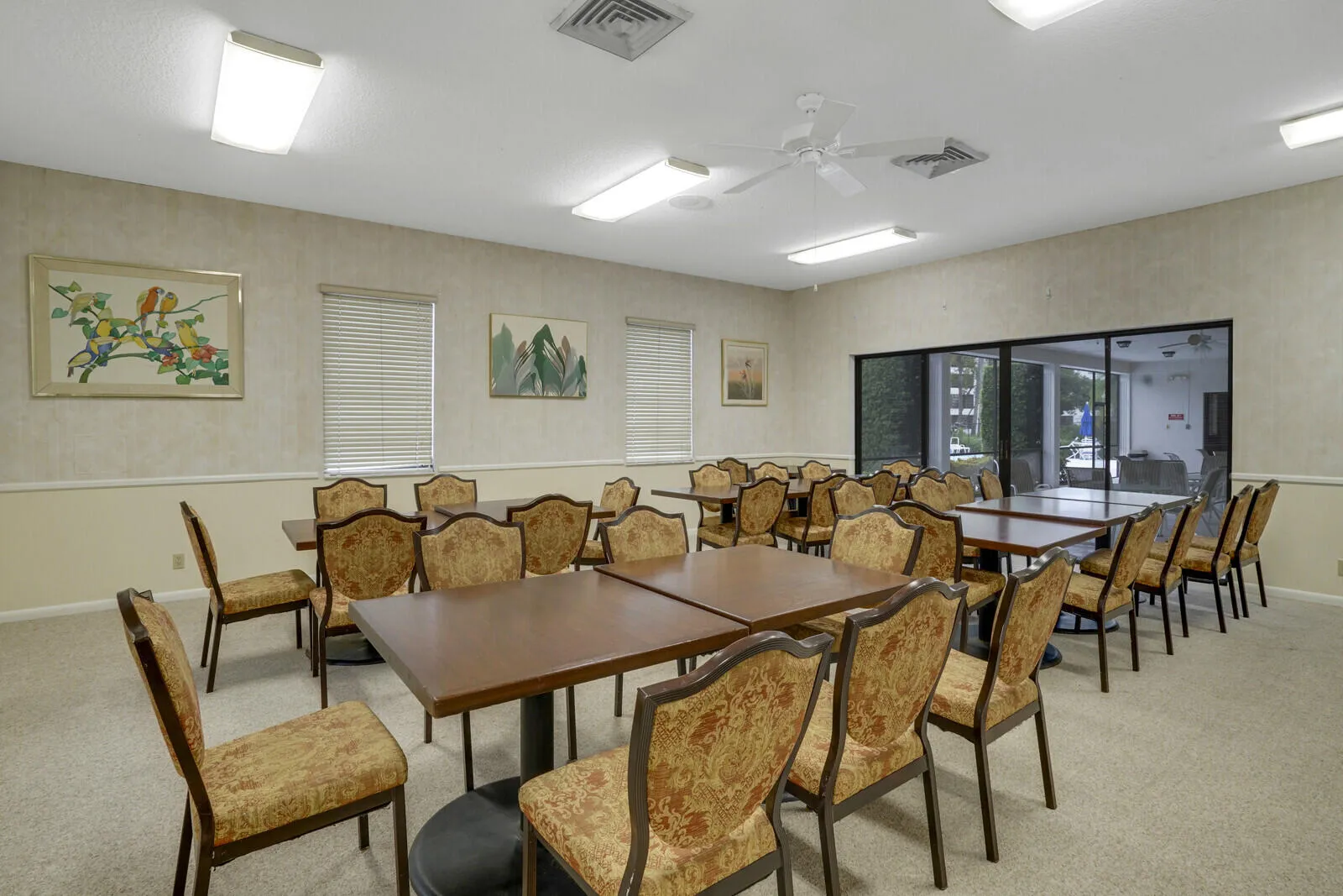 COMMUNITY ROOM