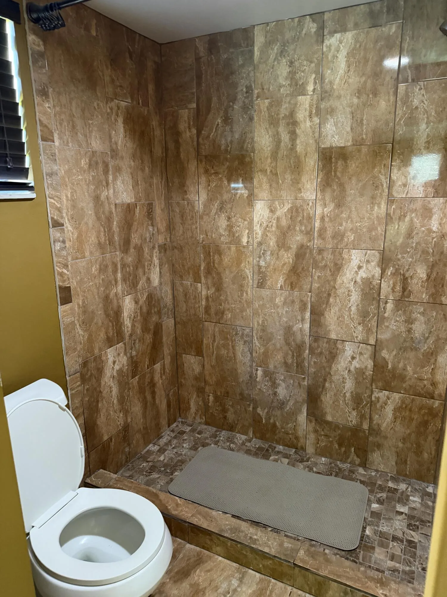 Main En Suite