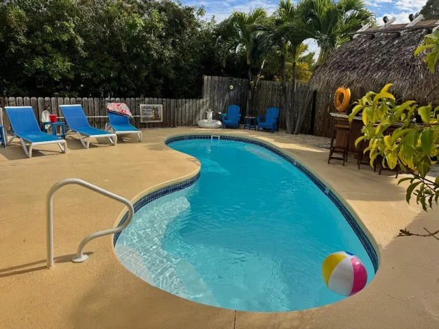 Private enclosed pool features new state of the art heater/chiller for your enjoyment all year long.