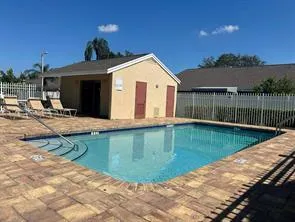 Lakeside Green 8 Smaller pool