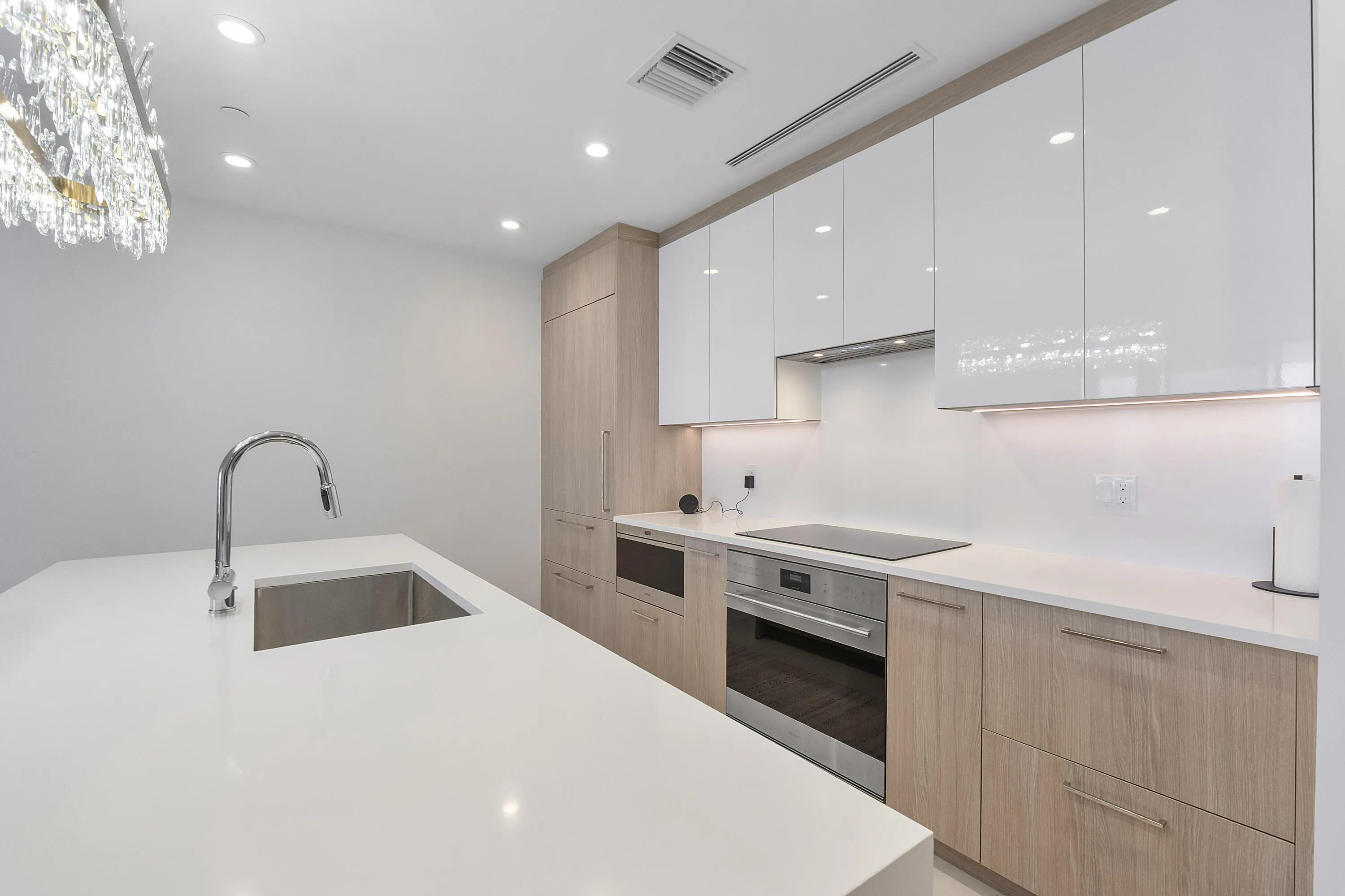 153 N Seabreeze Blvd u1803_019