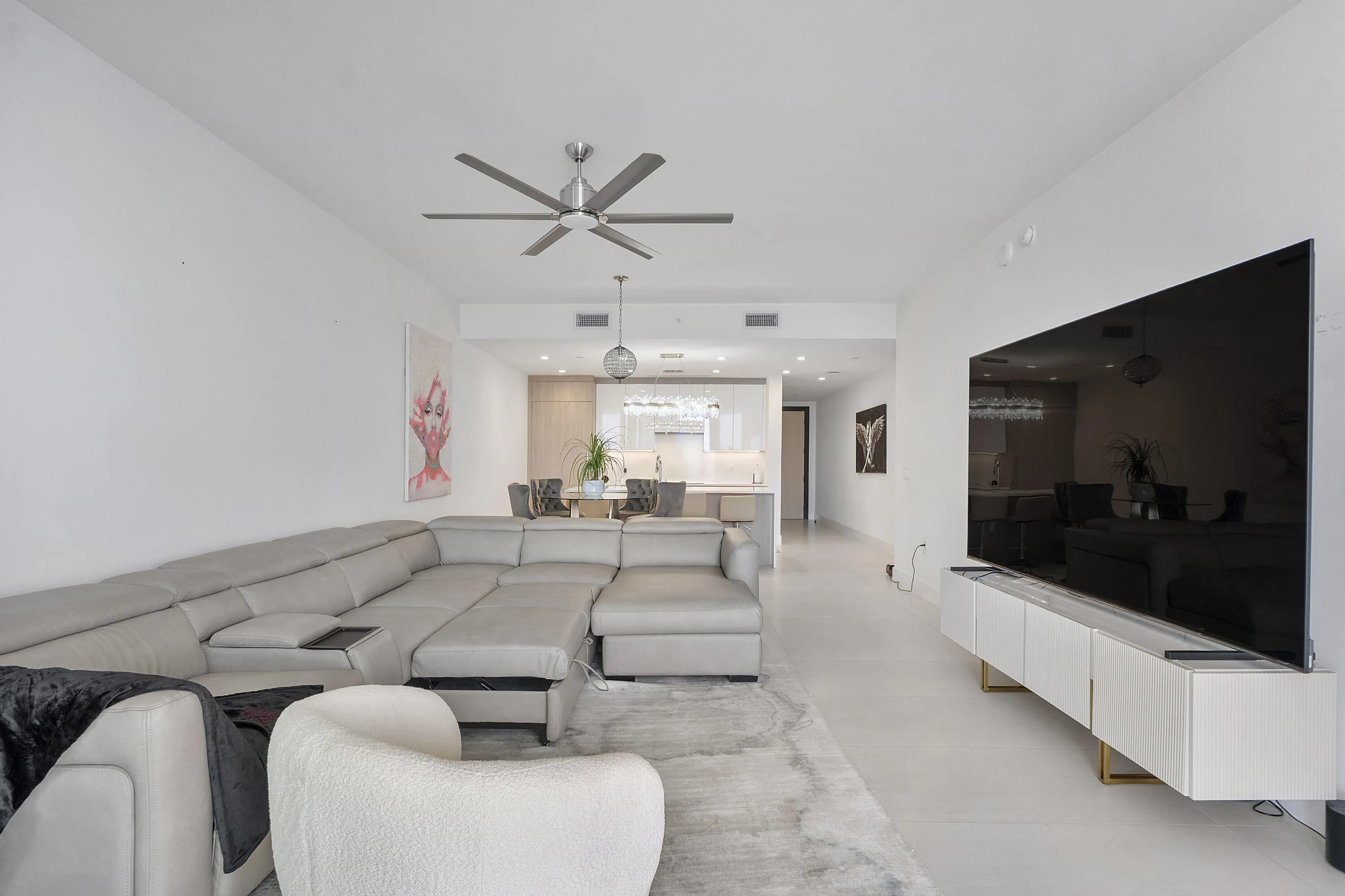 153 N Seabreeze Blvd u1803_013