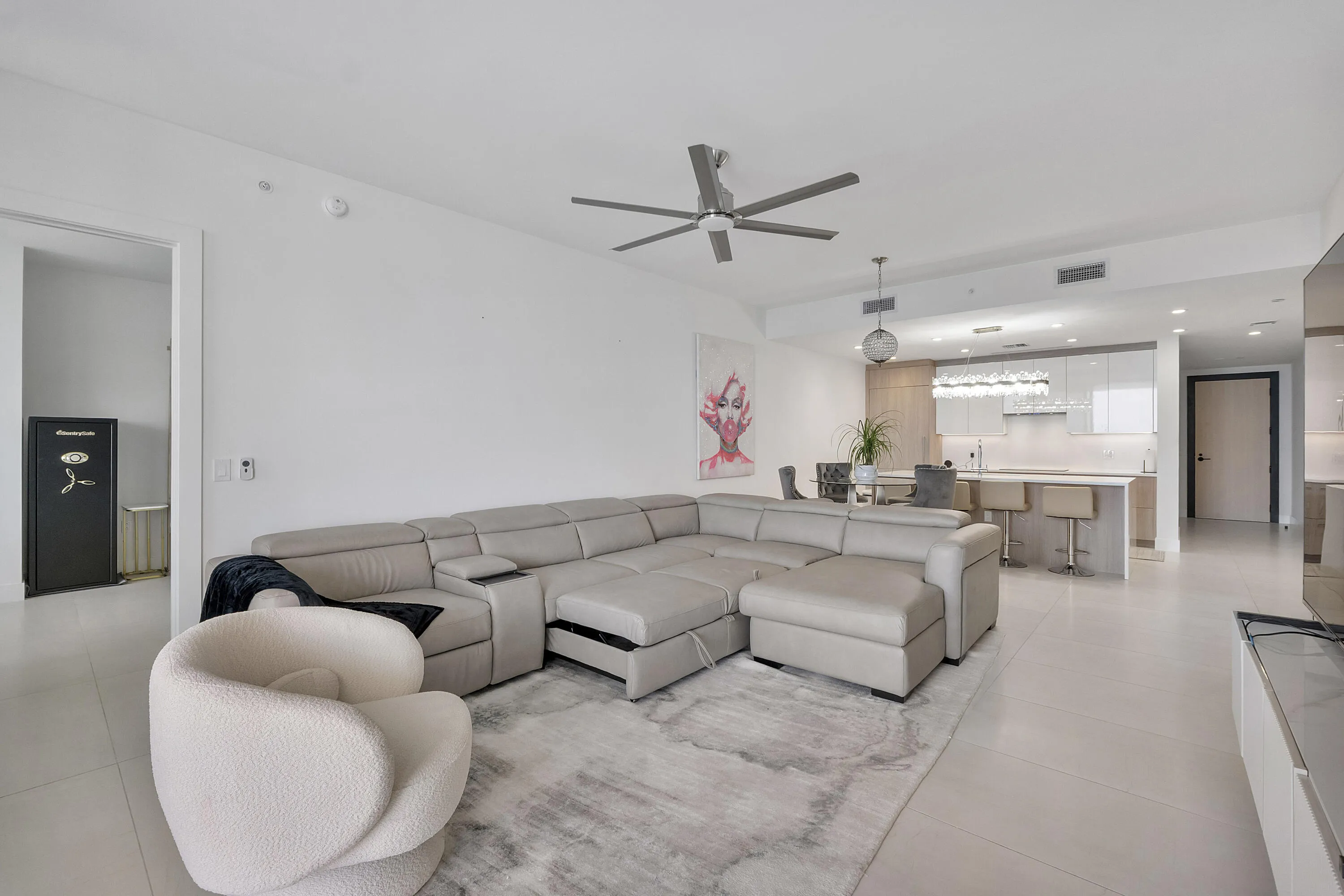 153 N Seabreeze Blvd u1803_015