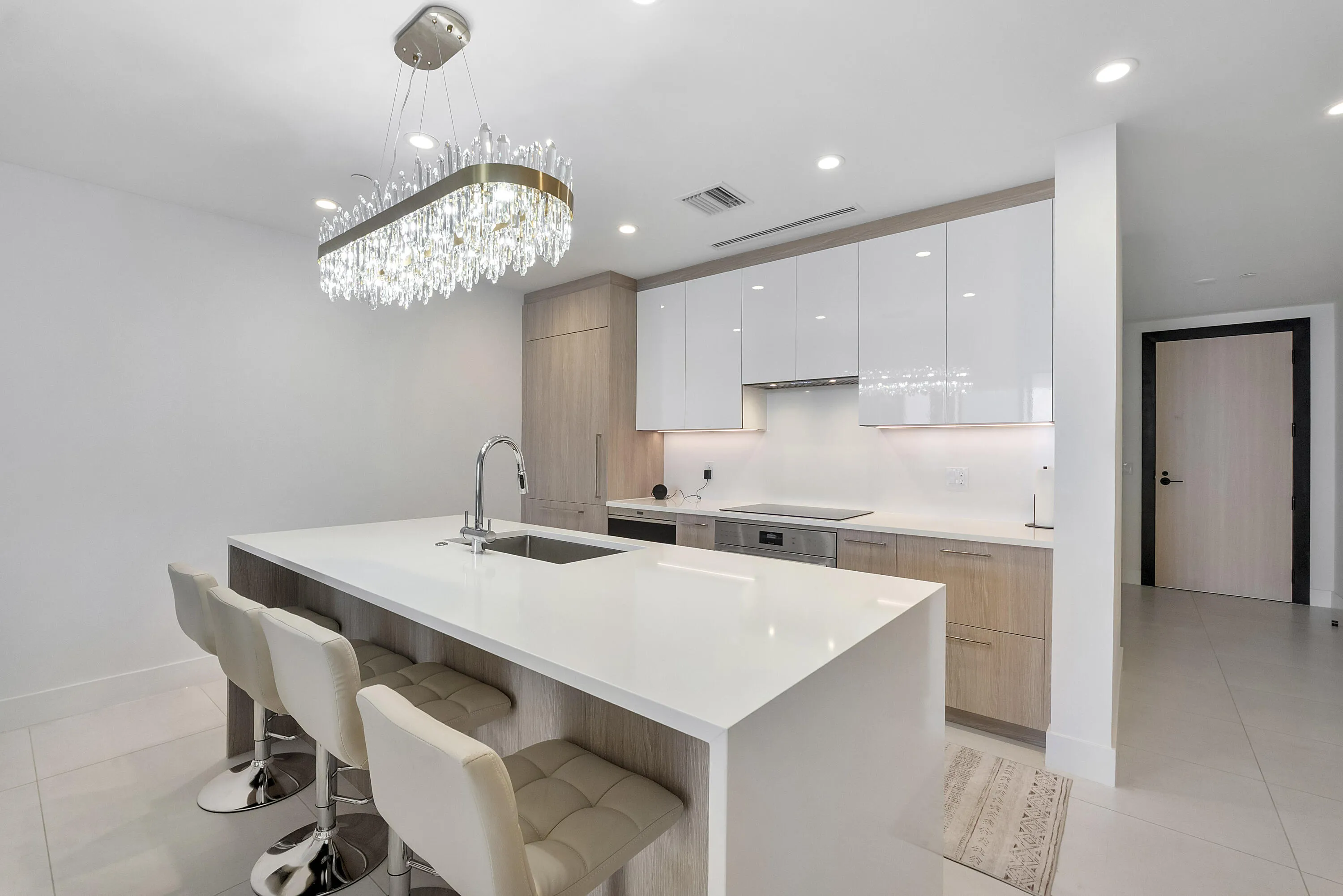 153 N Seabreeze Blvd u1803_017