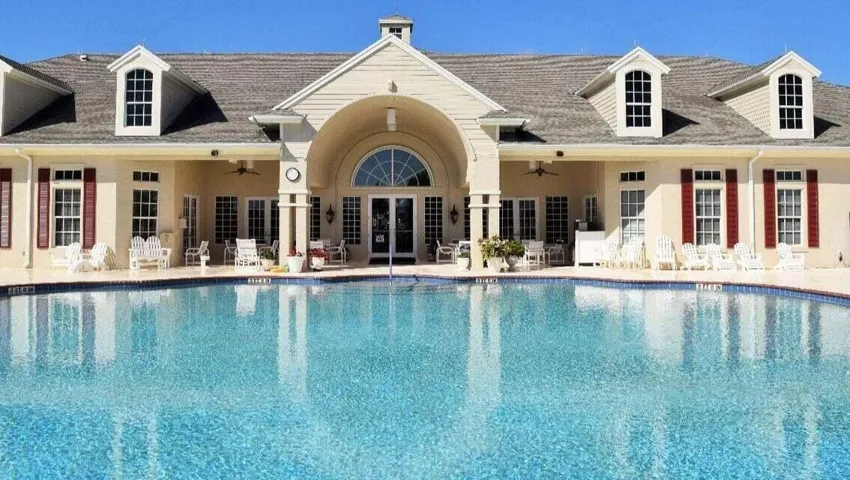 Eagles Landing clubhouse and pool