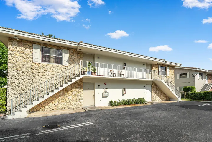 005-2homesonRiverside-CoralSprings-FL-sm