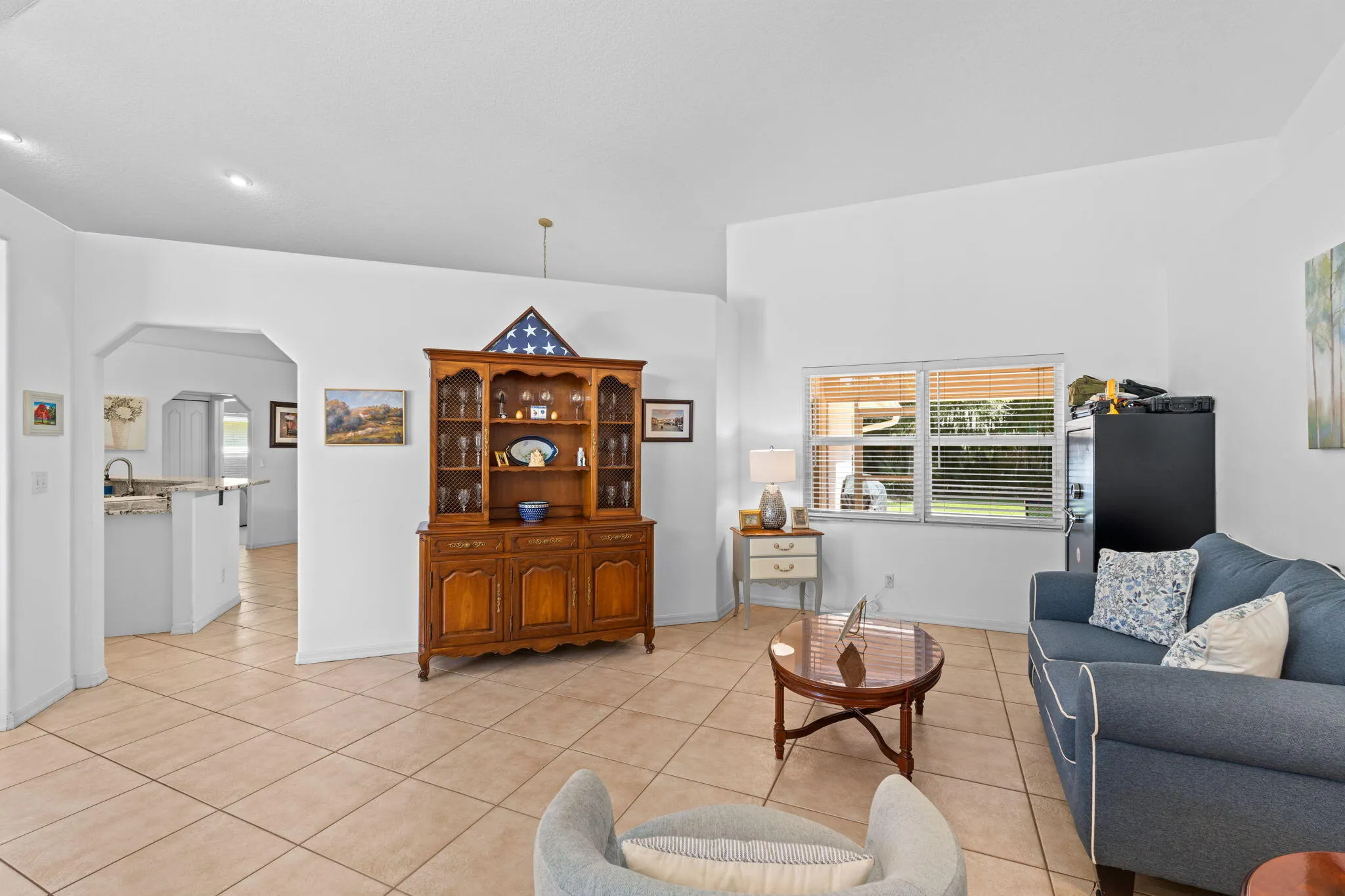 11-web-or-mls-A7401184