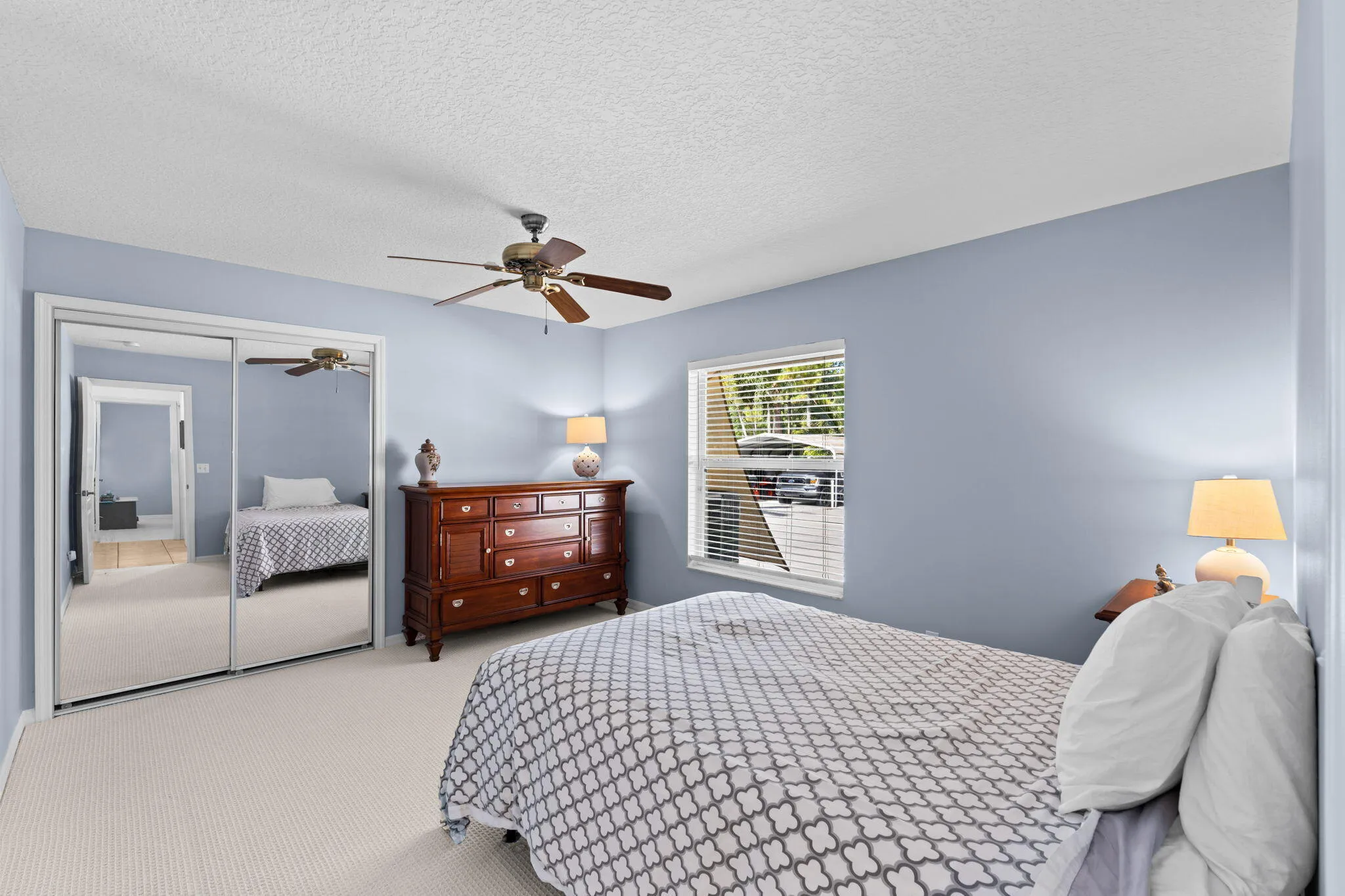 32-web-or-mls-A7401129