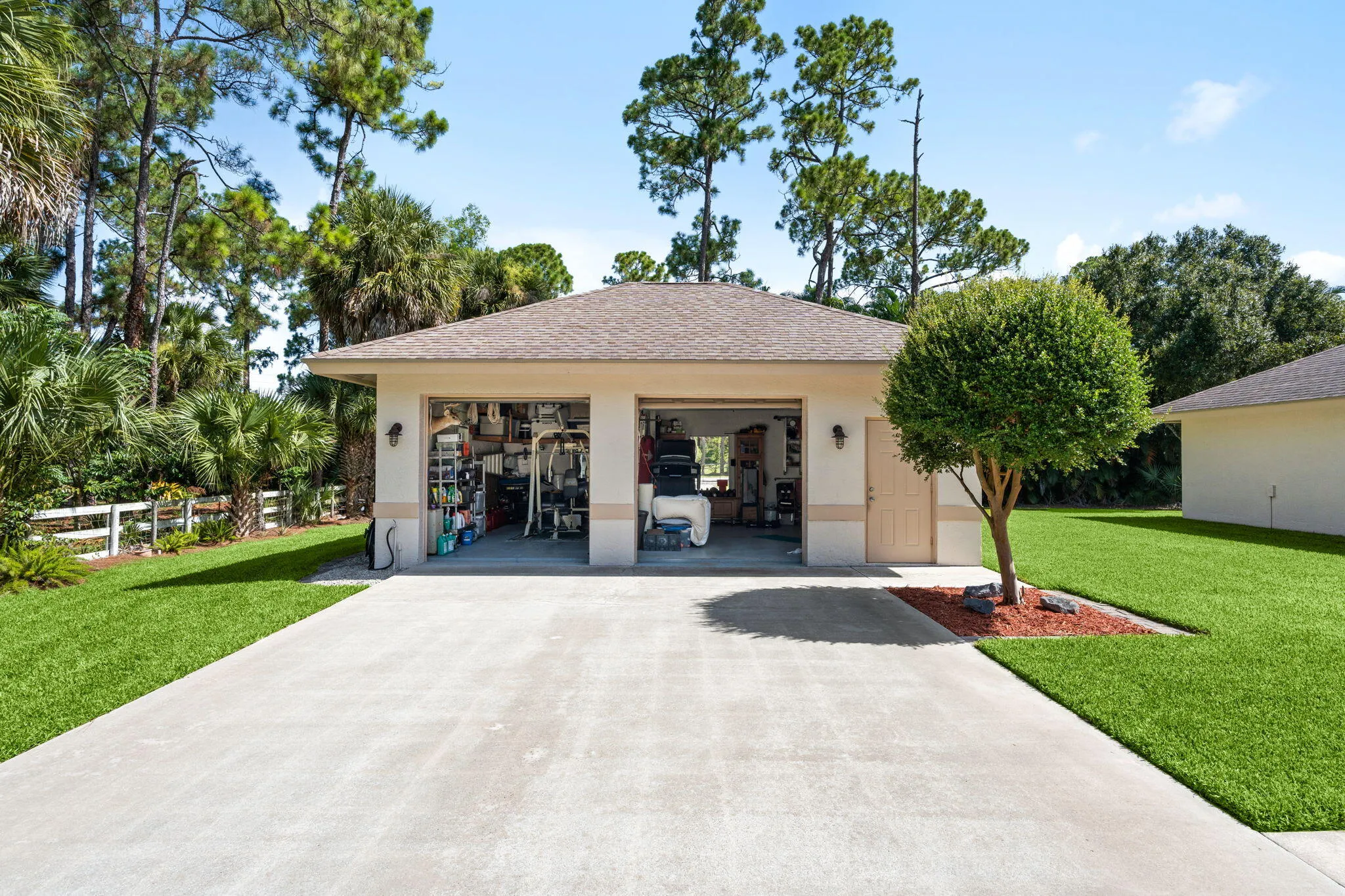 53-web-or-mls-A7401242