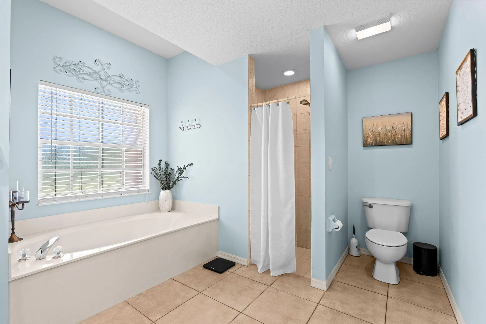 26-web-or-mls-A7401163