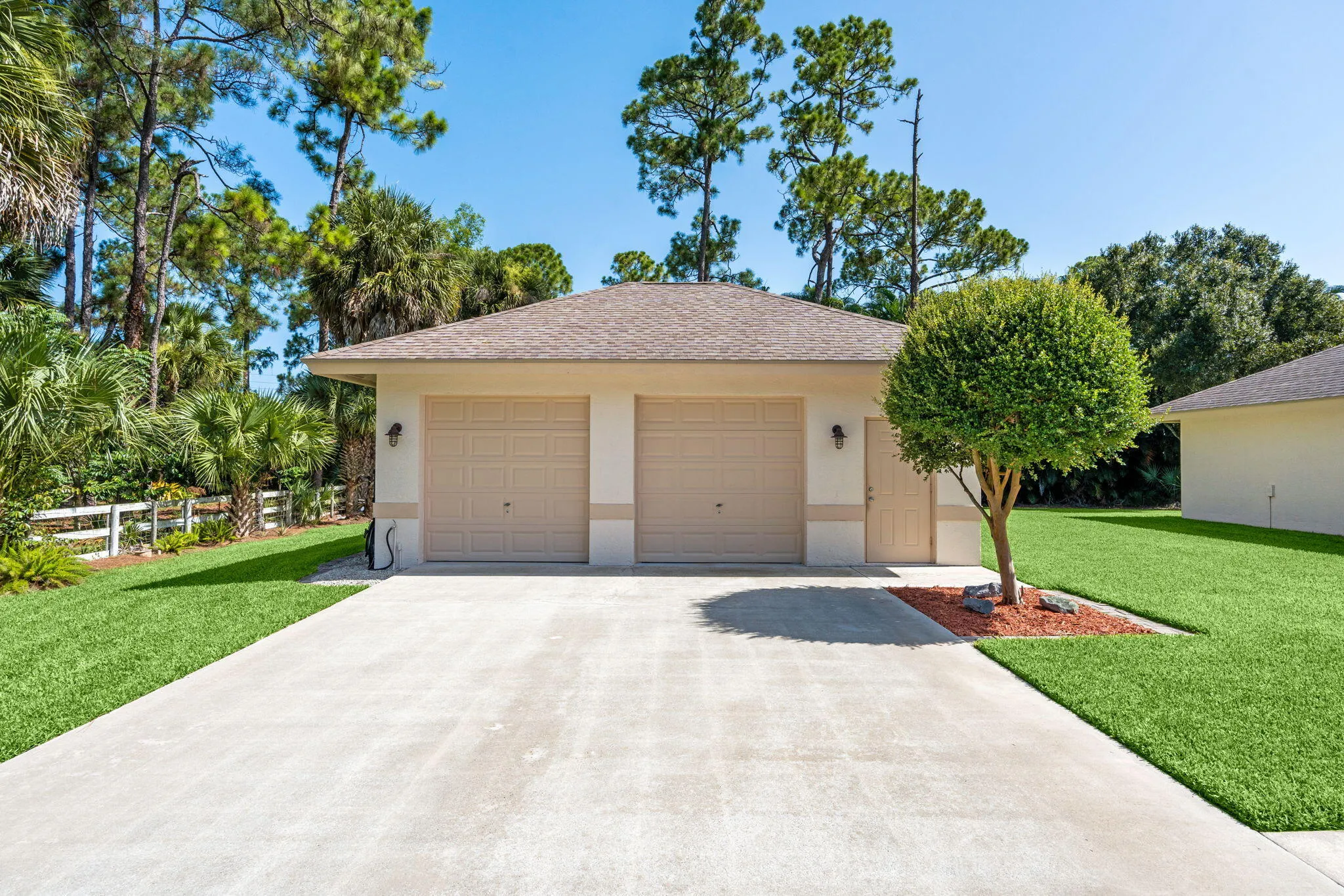 52-web-or-mls-A7401236