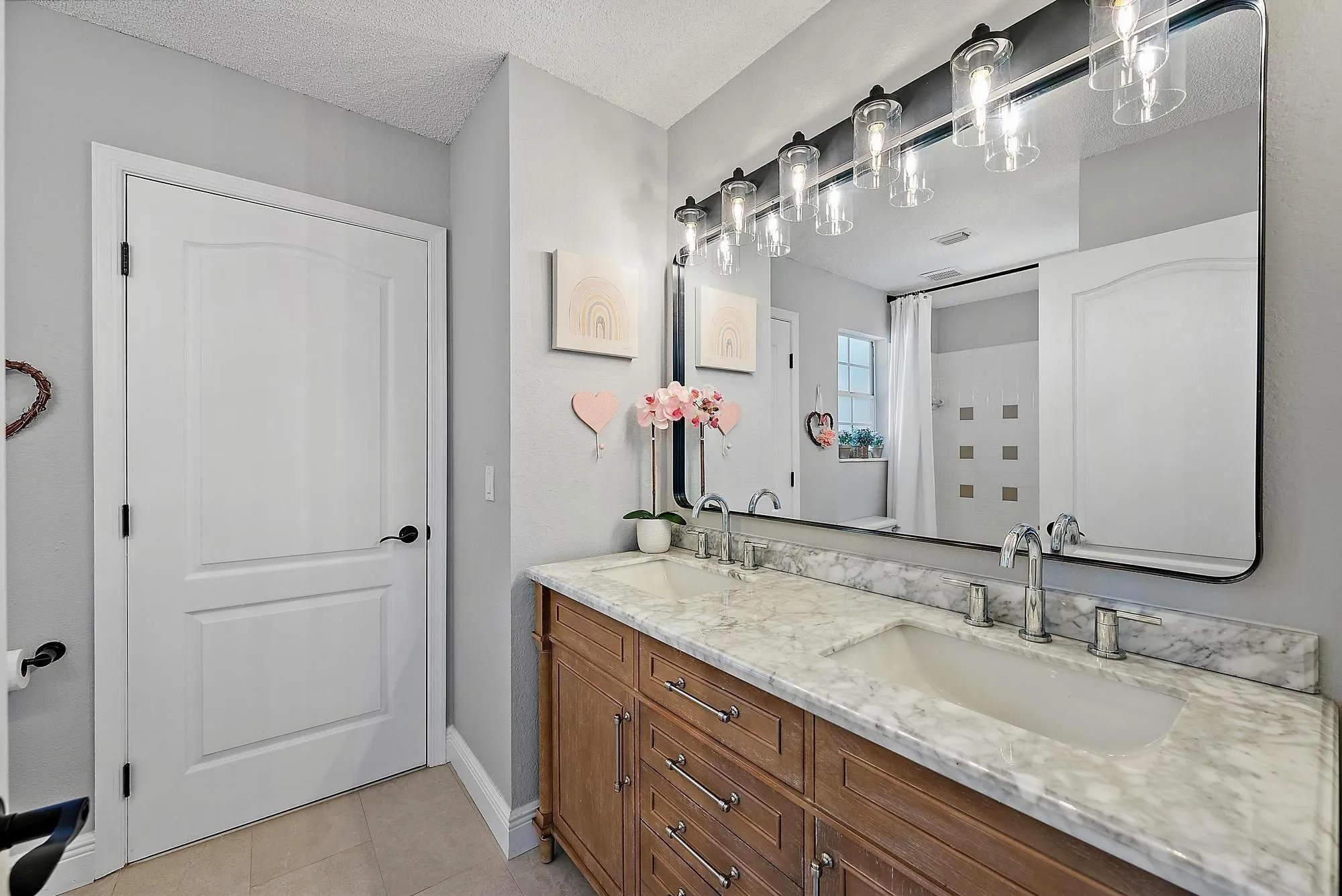Jack n jill Bathroom