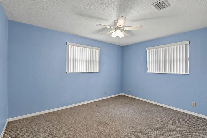 1529