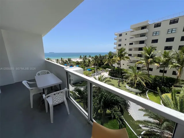 634 Private Balcony