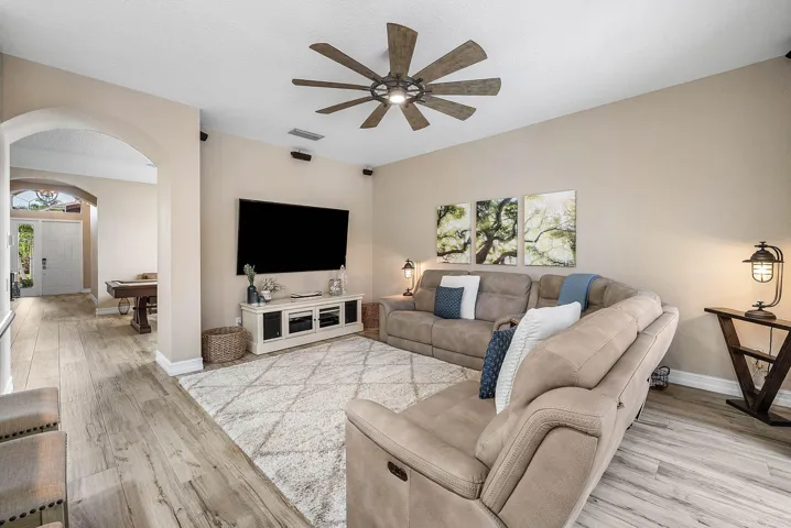 014-8564BreezyOakWay-BoyntonBeach-FL-334