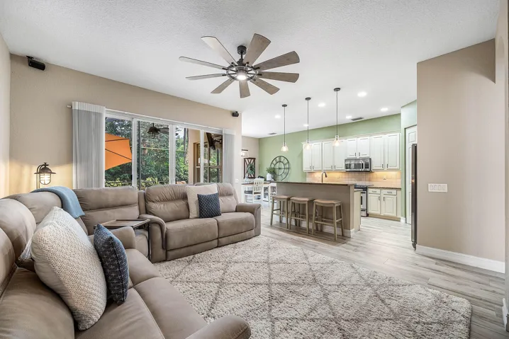 016-8564BreezyOakWay-BoyntonBeach-FL-334