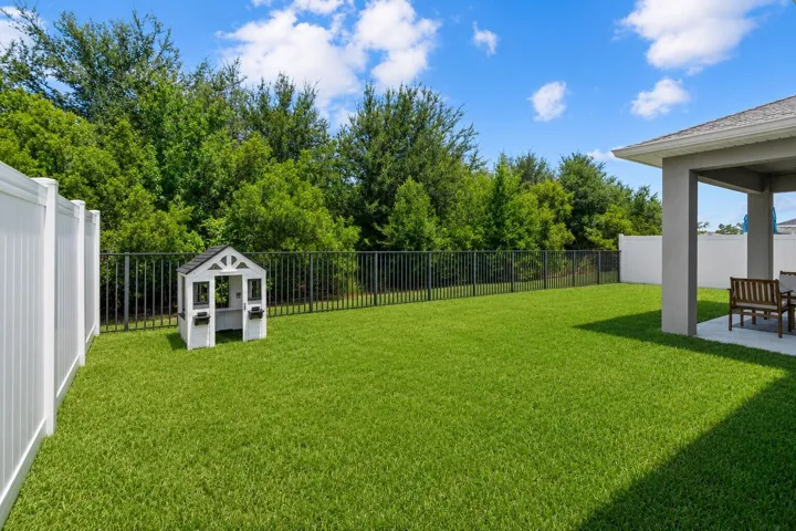 Fully Fenced in back yard