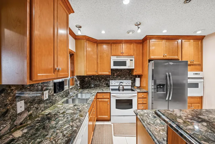 010-2655DorsonWay-DelrayBeach-FL-33445-S