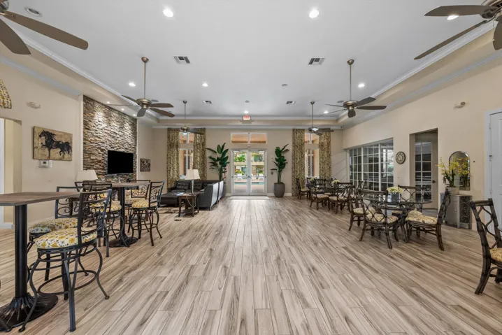 57-15600 Italian Cypress Wy