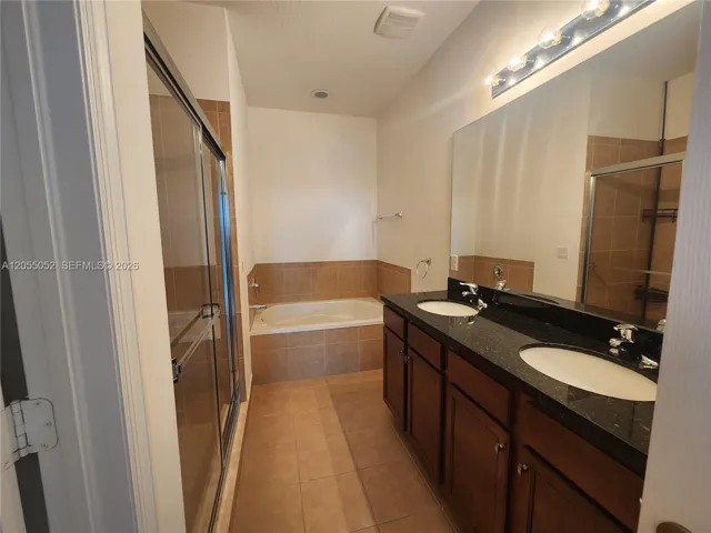 3rd floor Bedroom