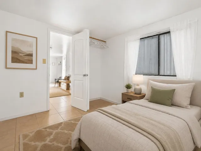Staged_Bedroom_01