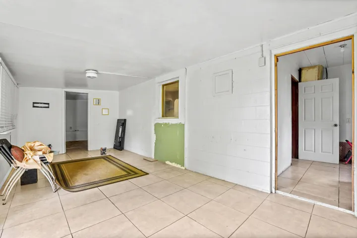 15 Bedroom 01