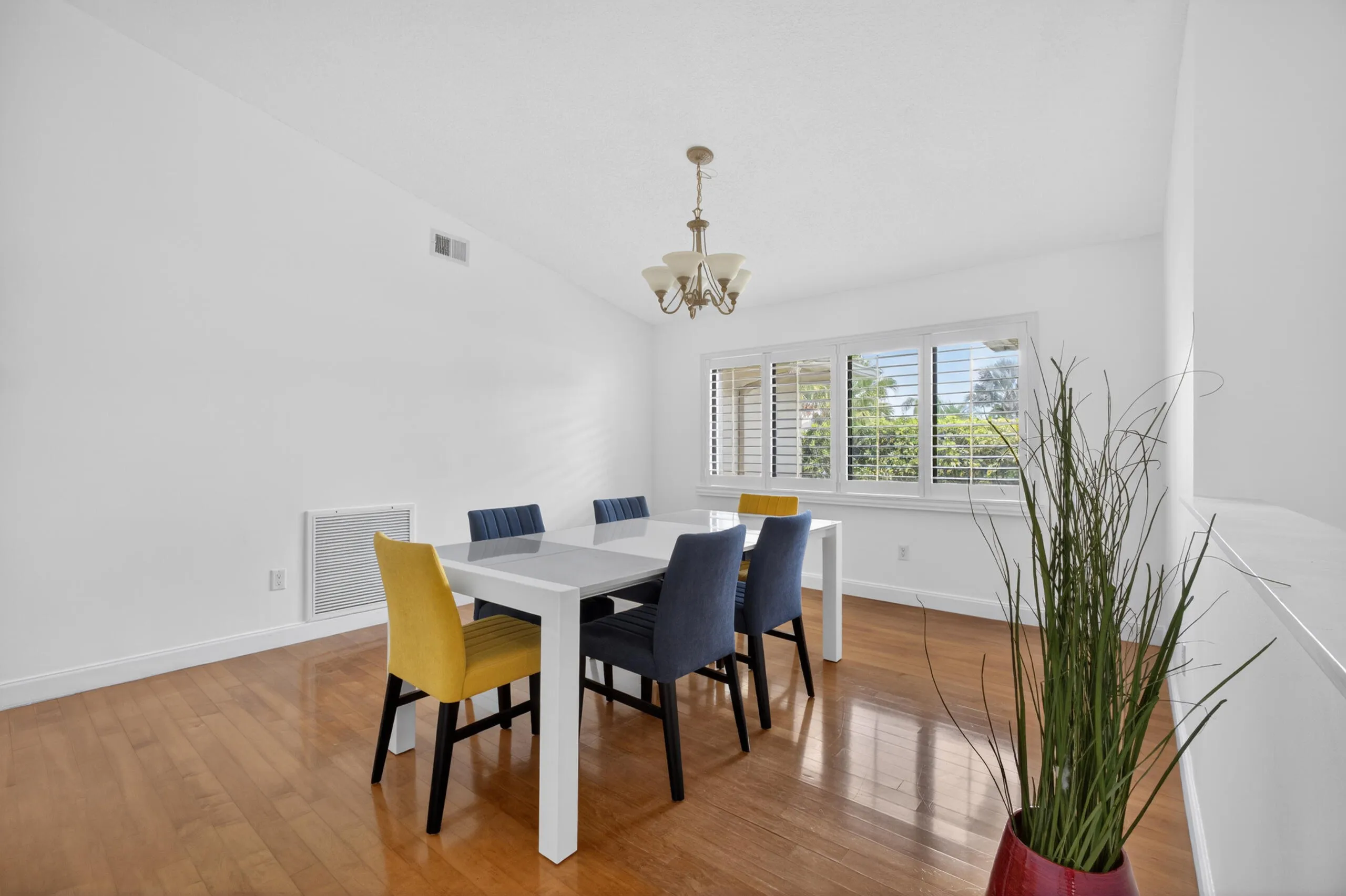 Dining room!