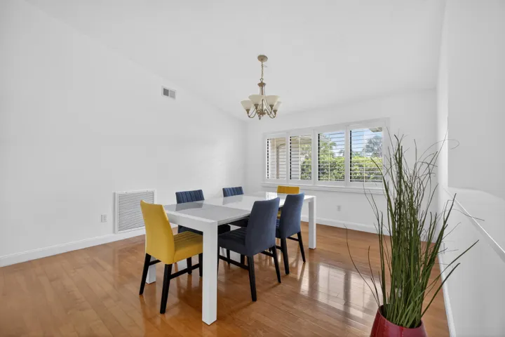 Dining room!