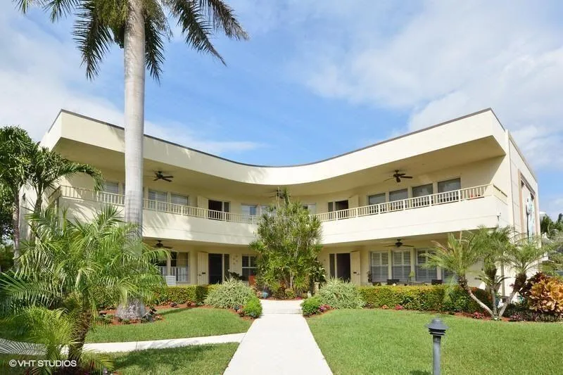 Boutique Complex