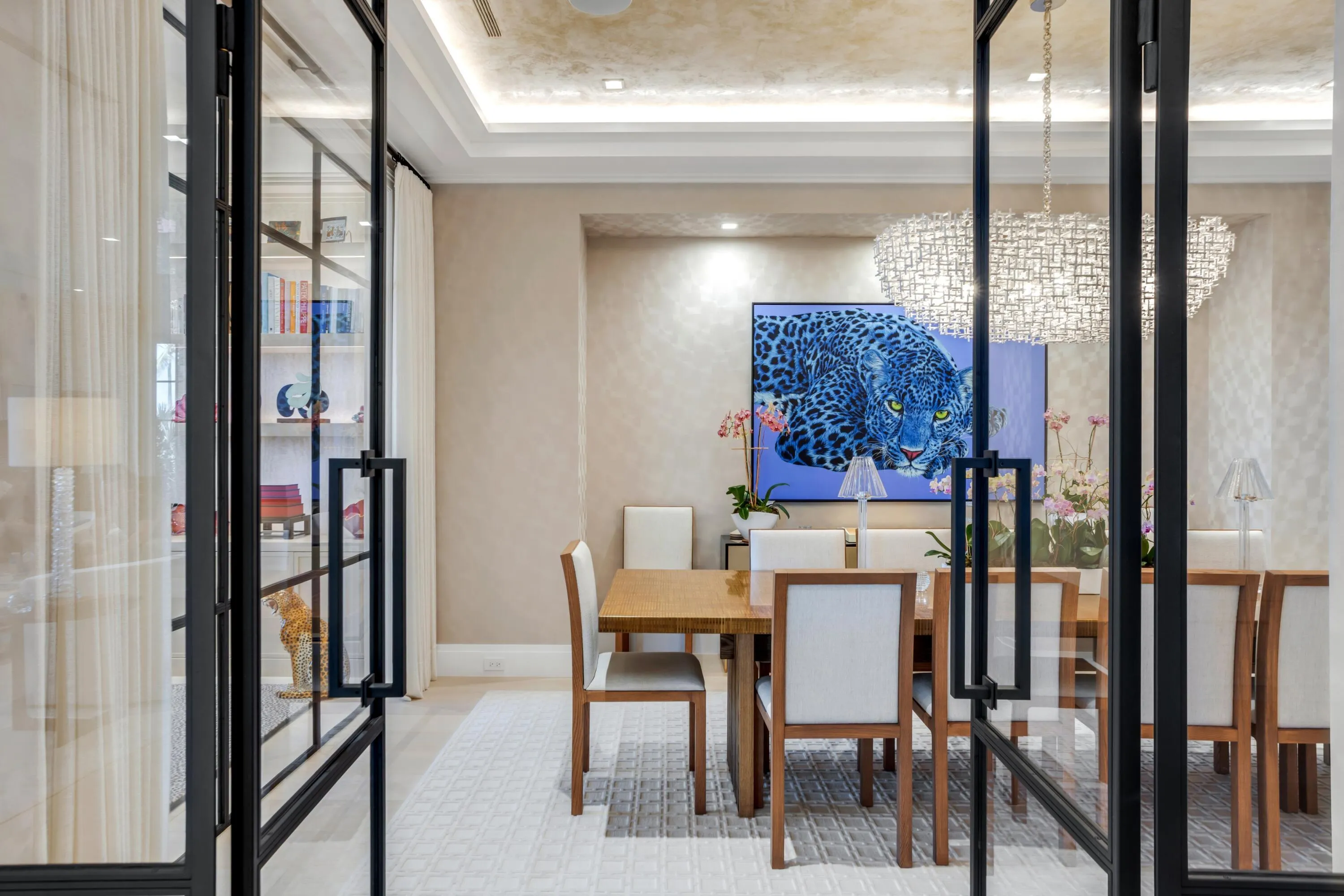 mls_DINING_ENTRANCE_STRAIGHT_EB