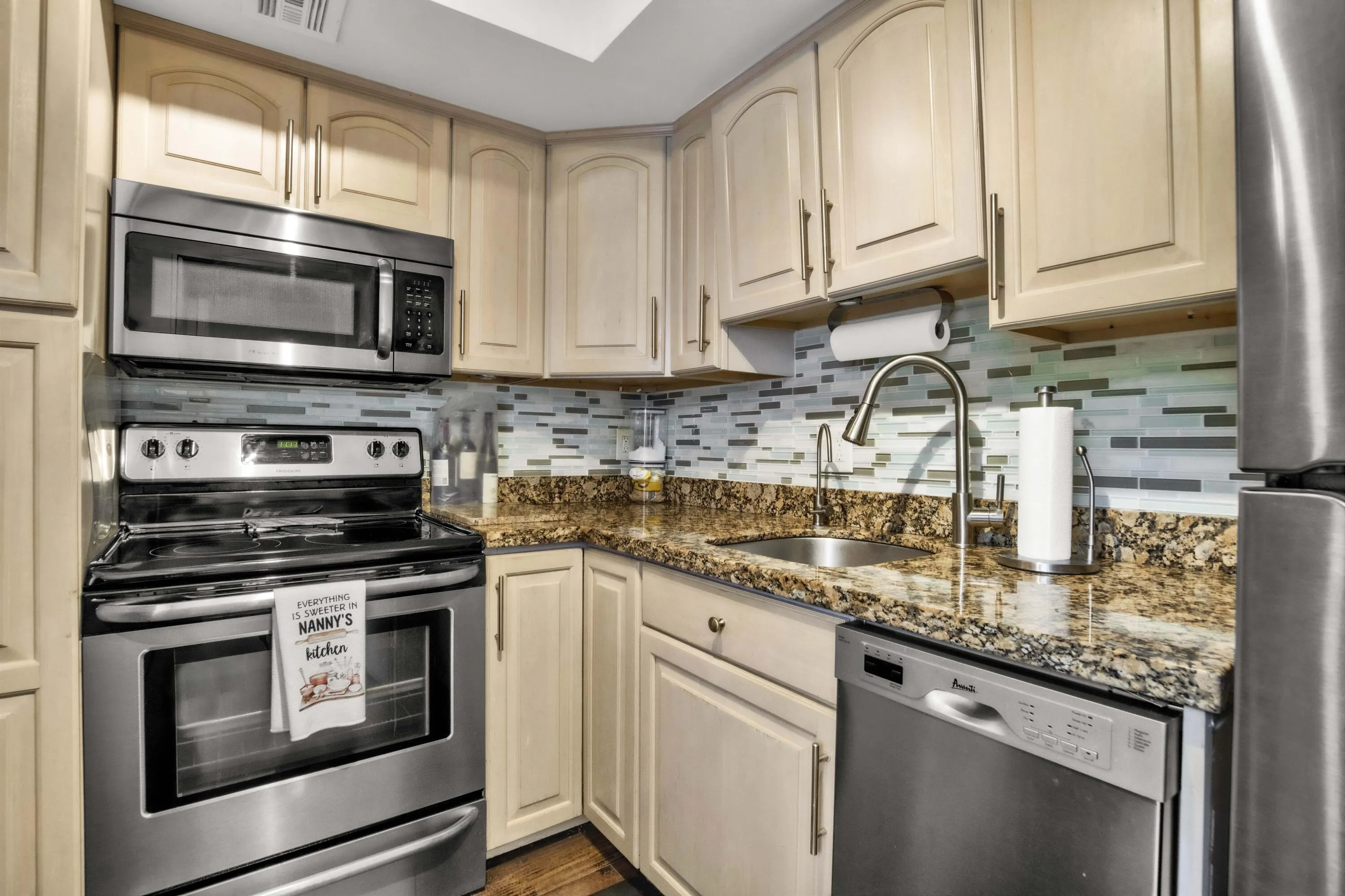 3000 NE 48th Ct-12