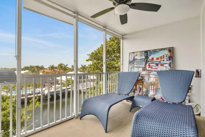 3000 NE 48th Ct-21