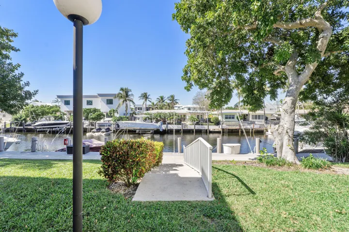 3150 NE 48th Ct U107_004