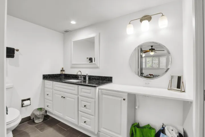 3000 NE 48th Ct-31
