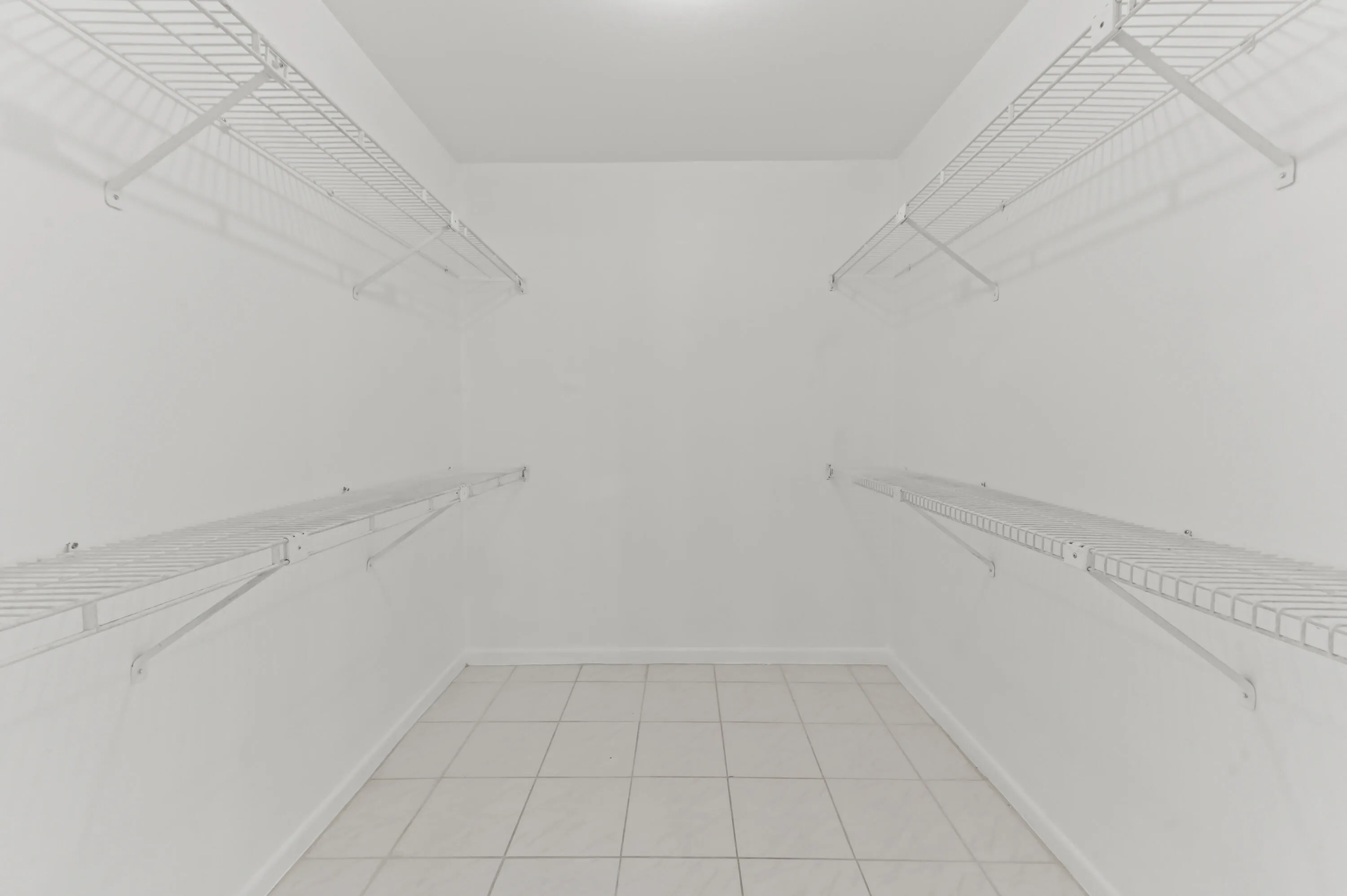22 Closet 01