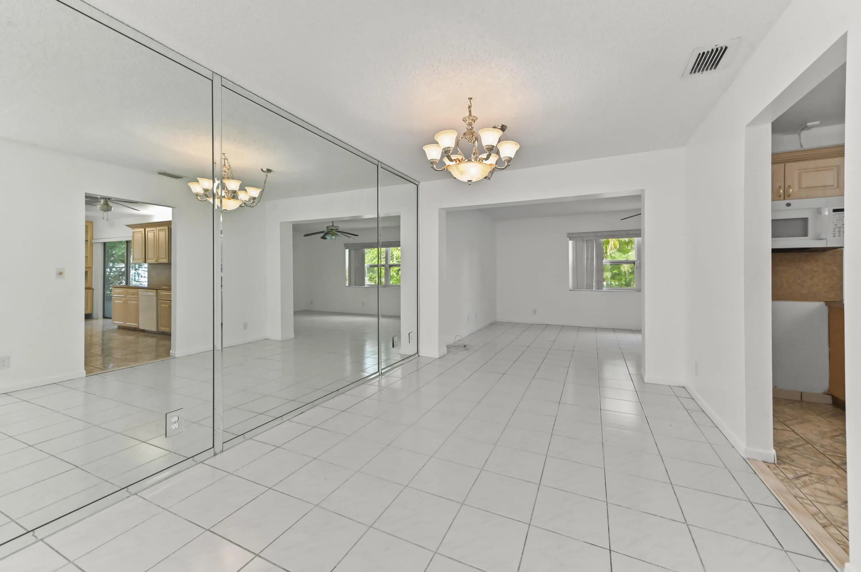 08 Dining room 02