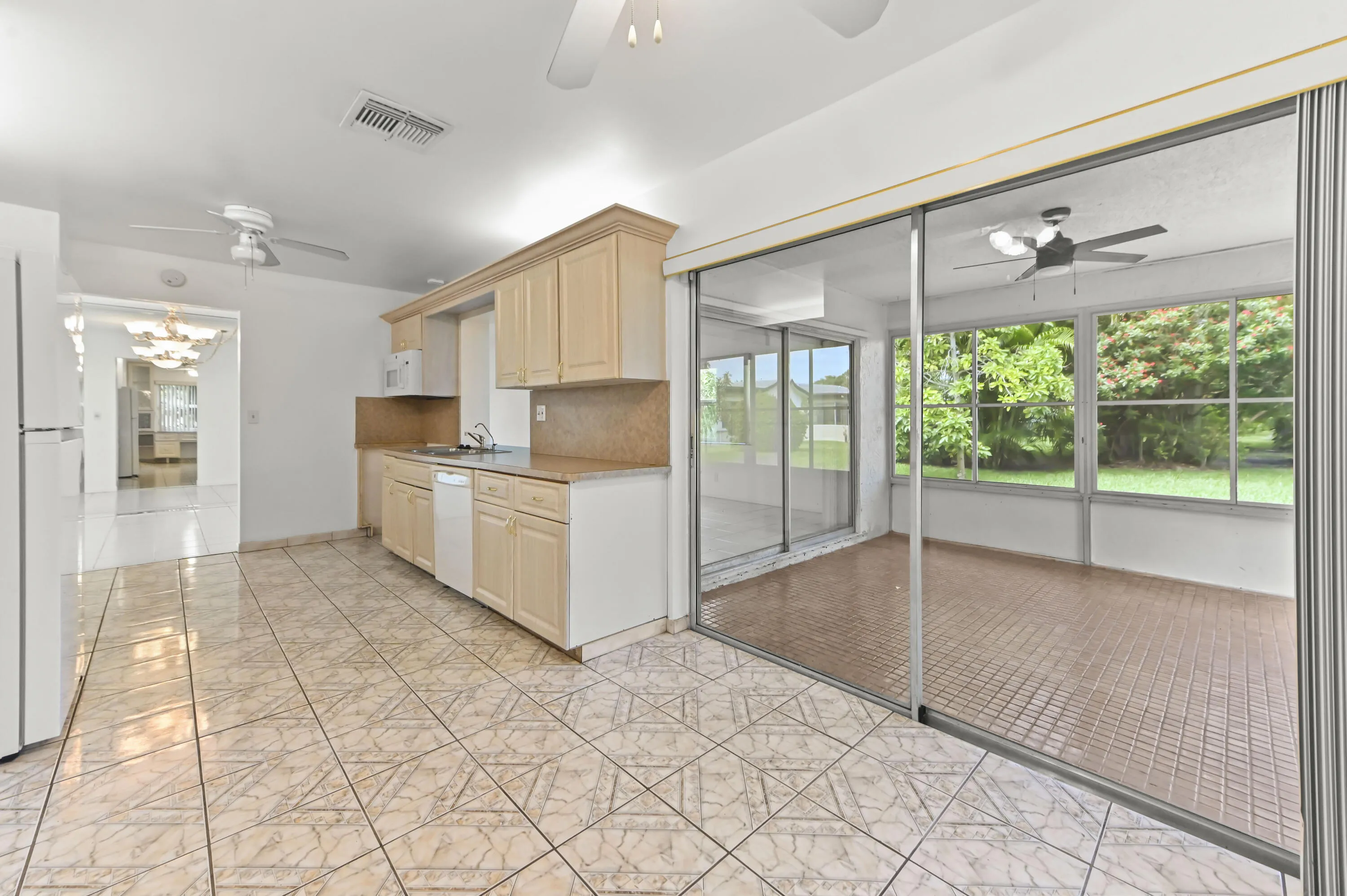 14 Kitchen 03