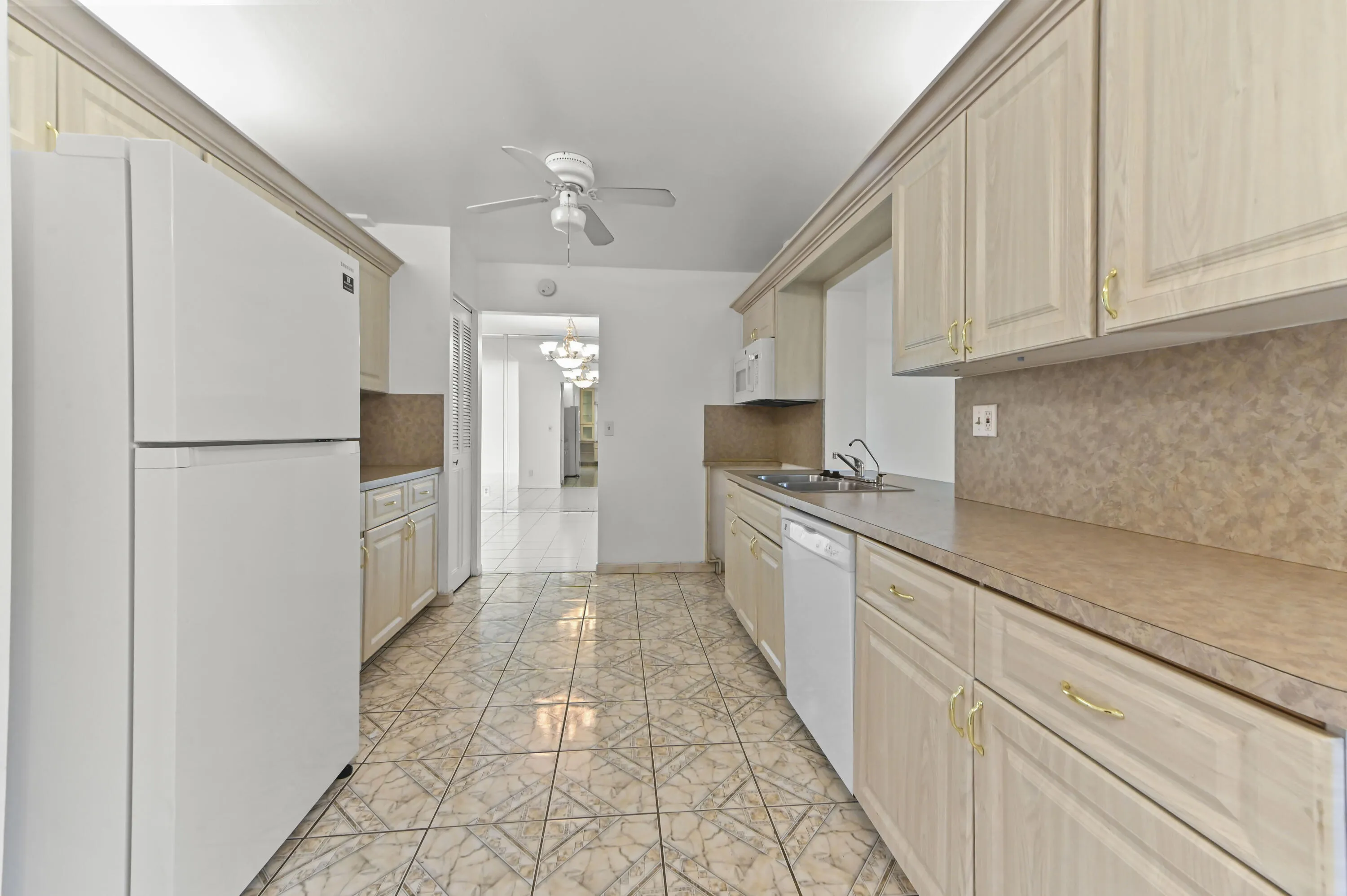 15 Kitchen 04