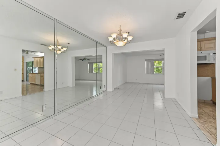 08 Dining room 02