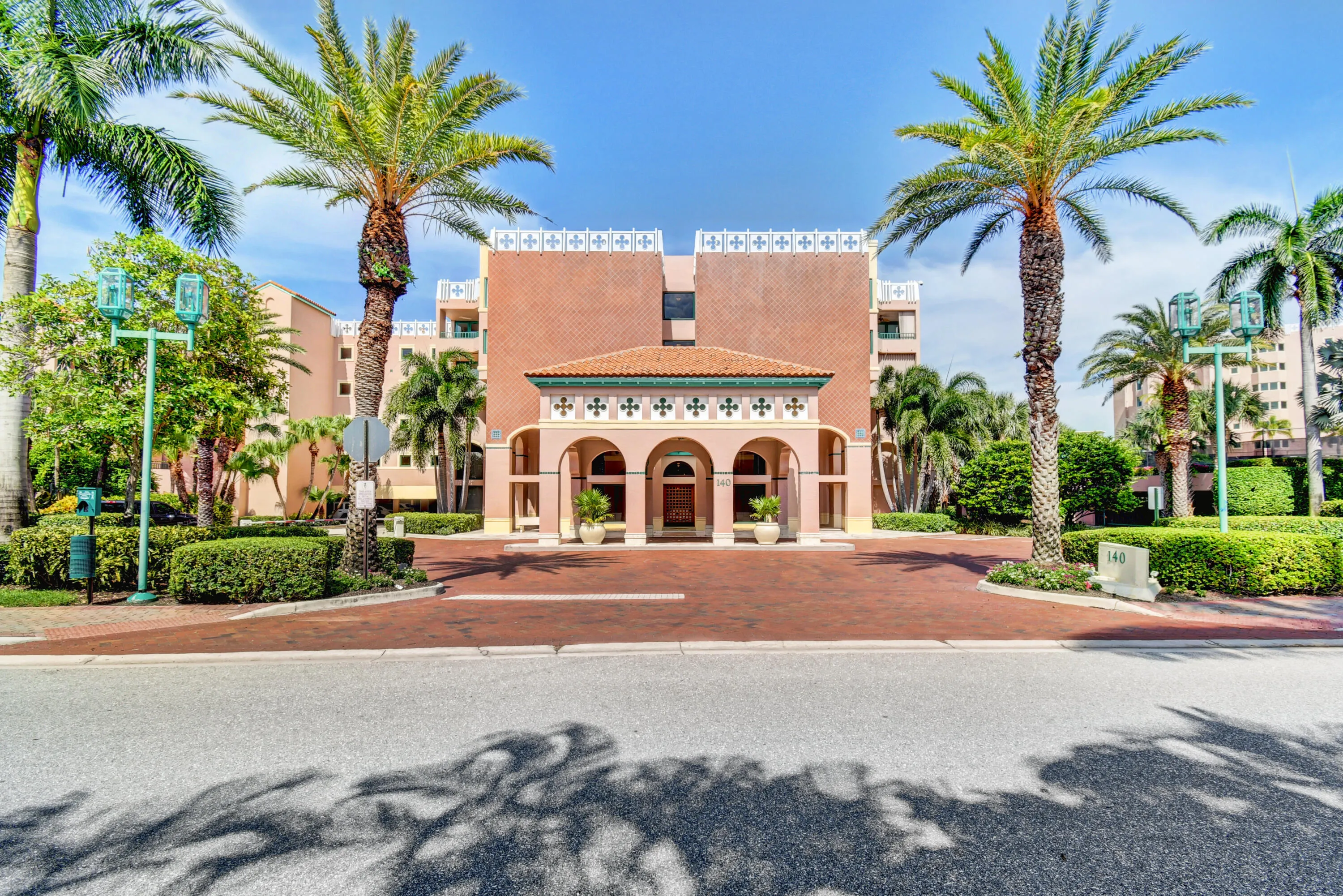 Mizner court