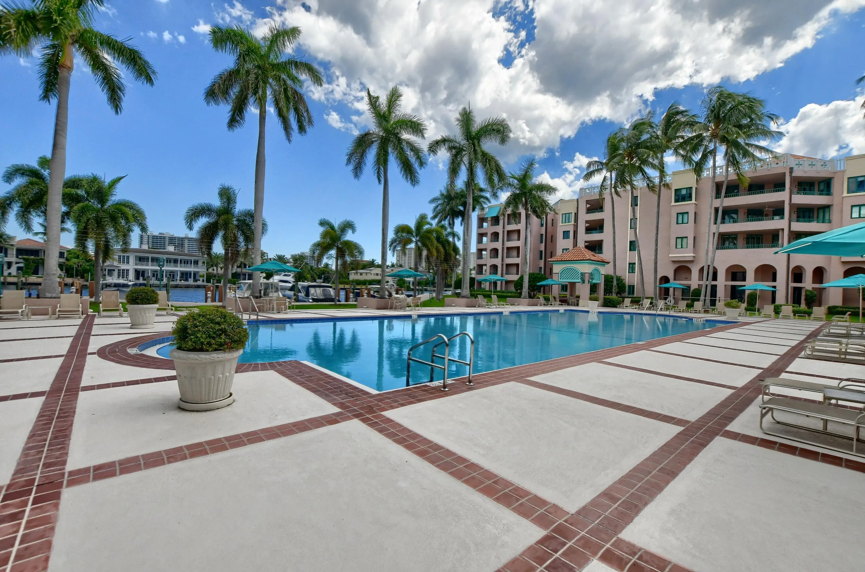 Mizner court