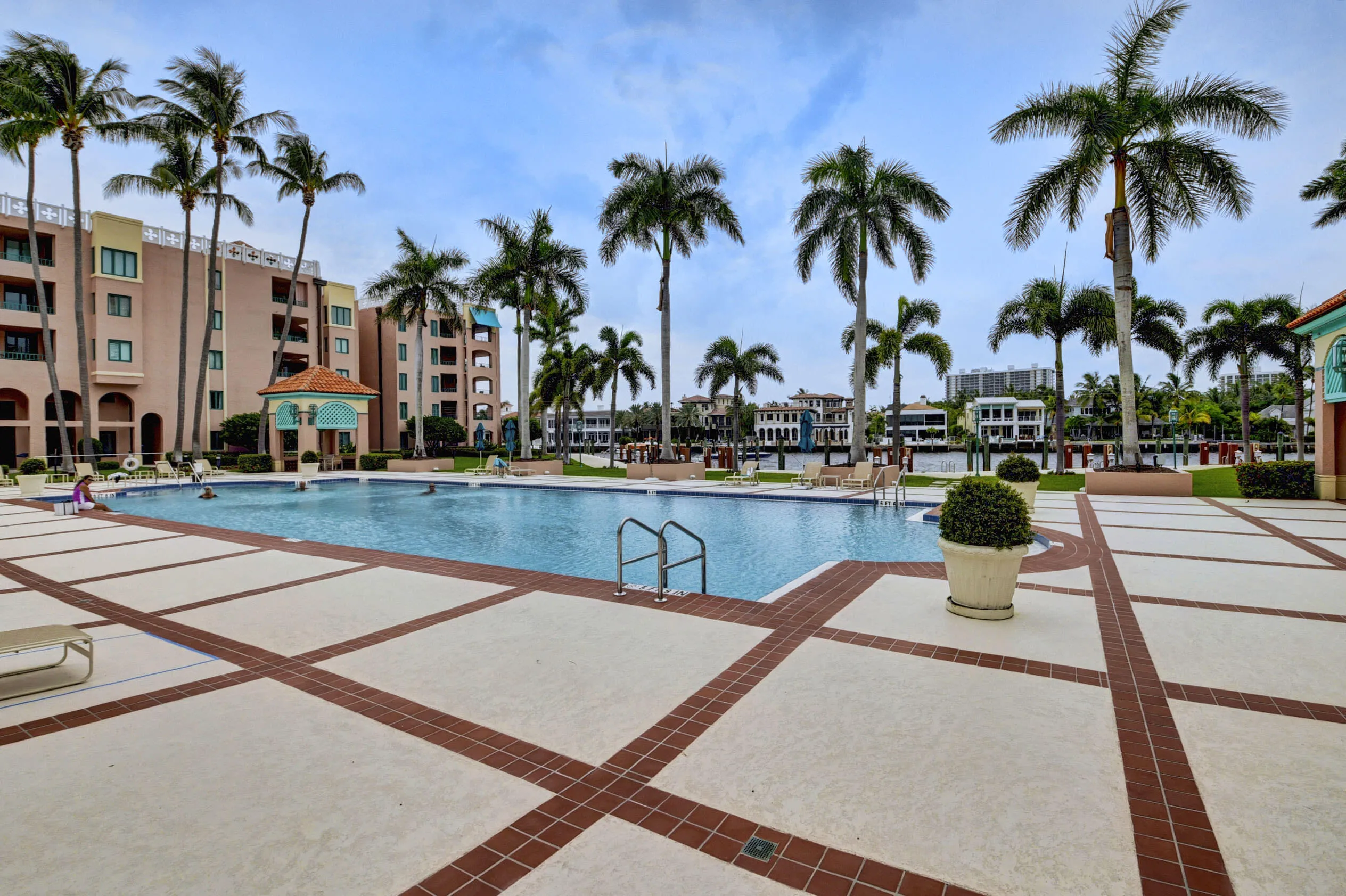 Mizner court