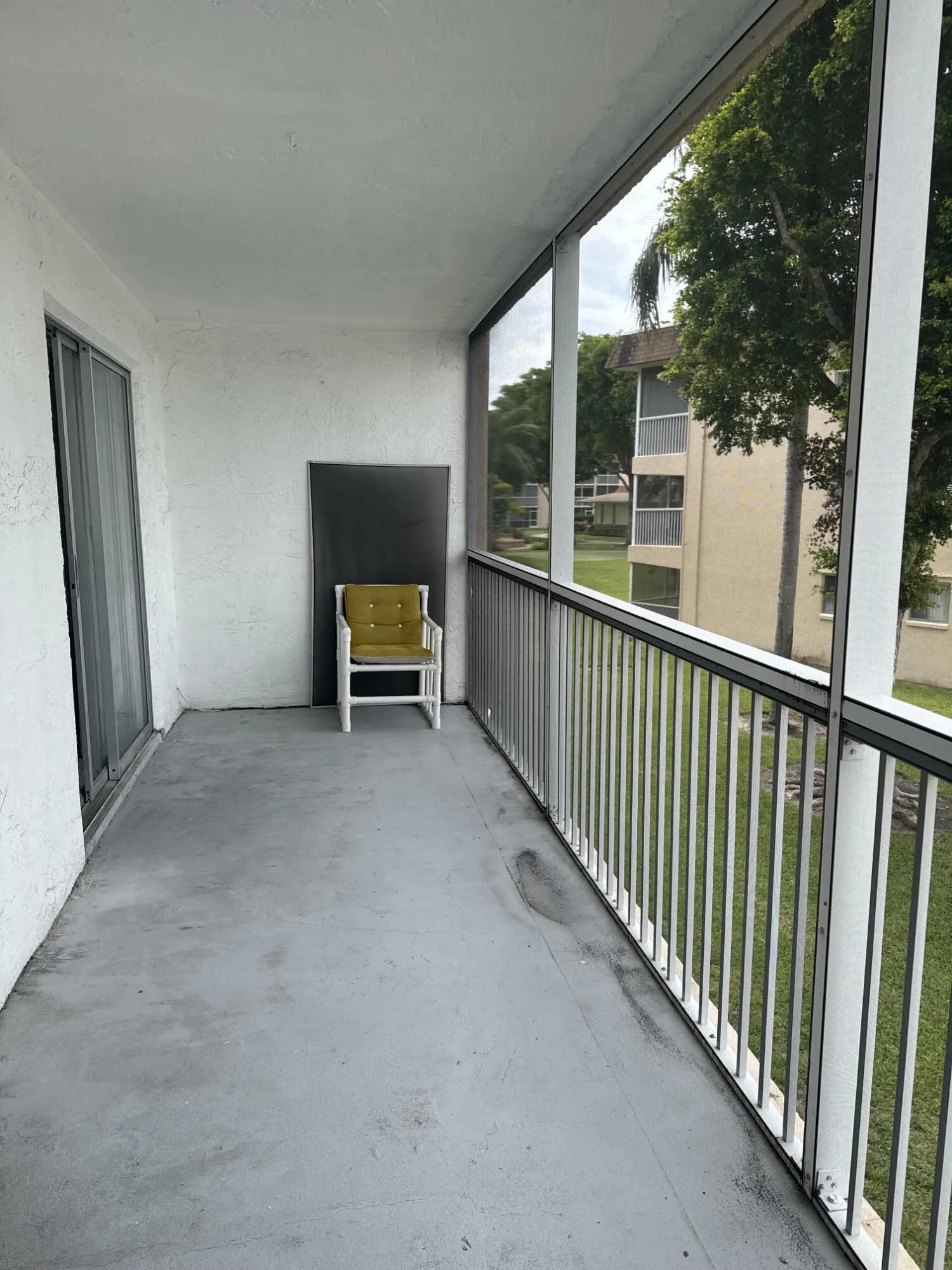 Screened in porch