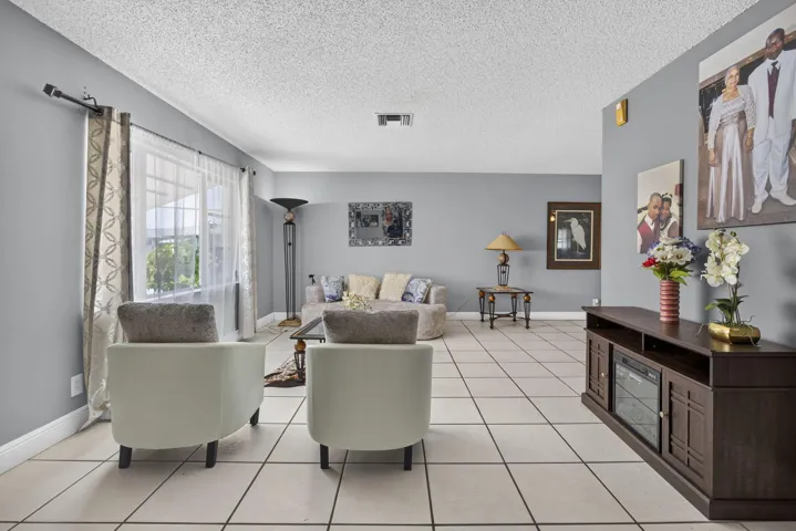 11-web-or-mls-BS1A2256