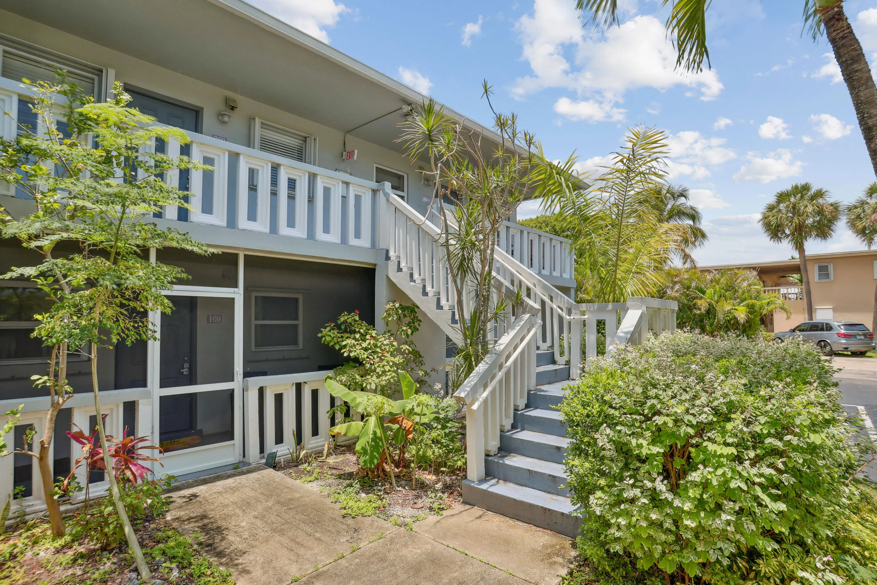 306 NE 1st Ave